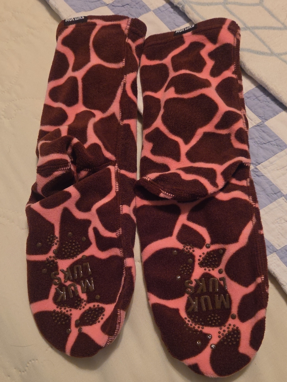 Muk Luks Pink and Brown Giraffe Print Fleece Slipper Socks